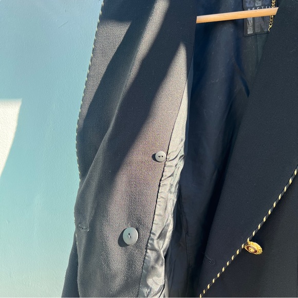 80’s Gold Statement Button Black Blazer - Picture 12 of 15